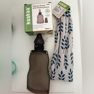 Haakaa Silicone Bottle and Spoon Pouch with cleaning brush